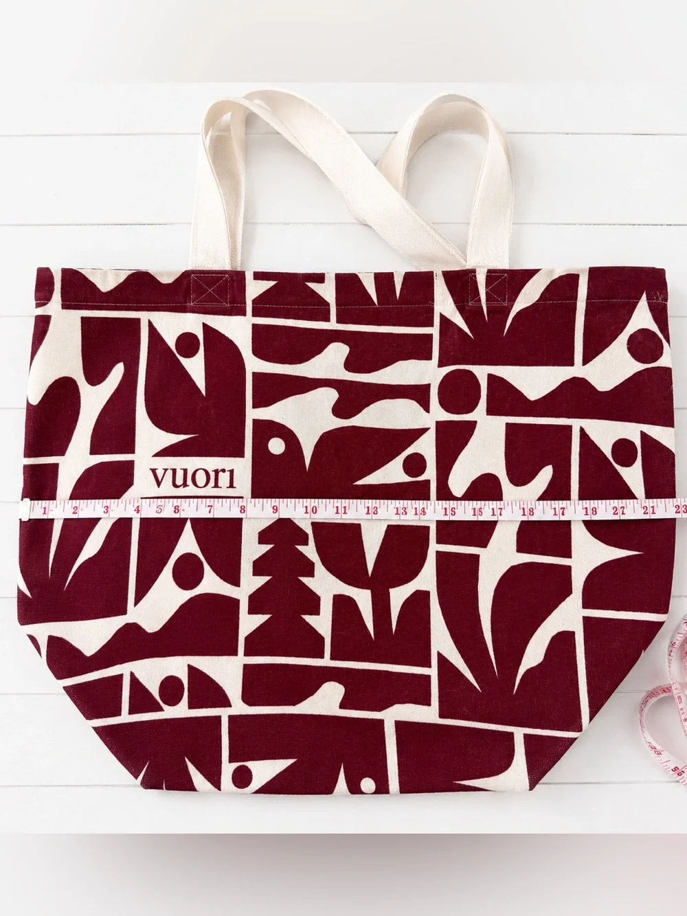 Vuori Holiday 2025 Strawberry Canvas Tote Bag Burgundy Cream Limited Edition